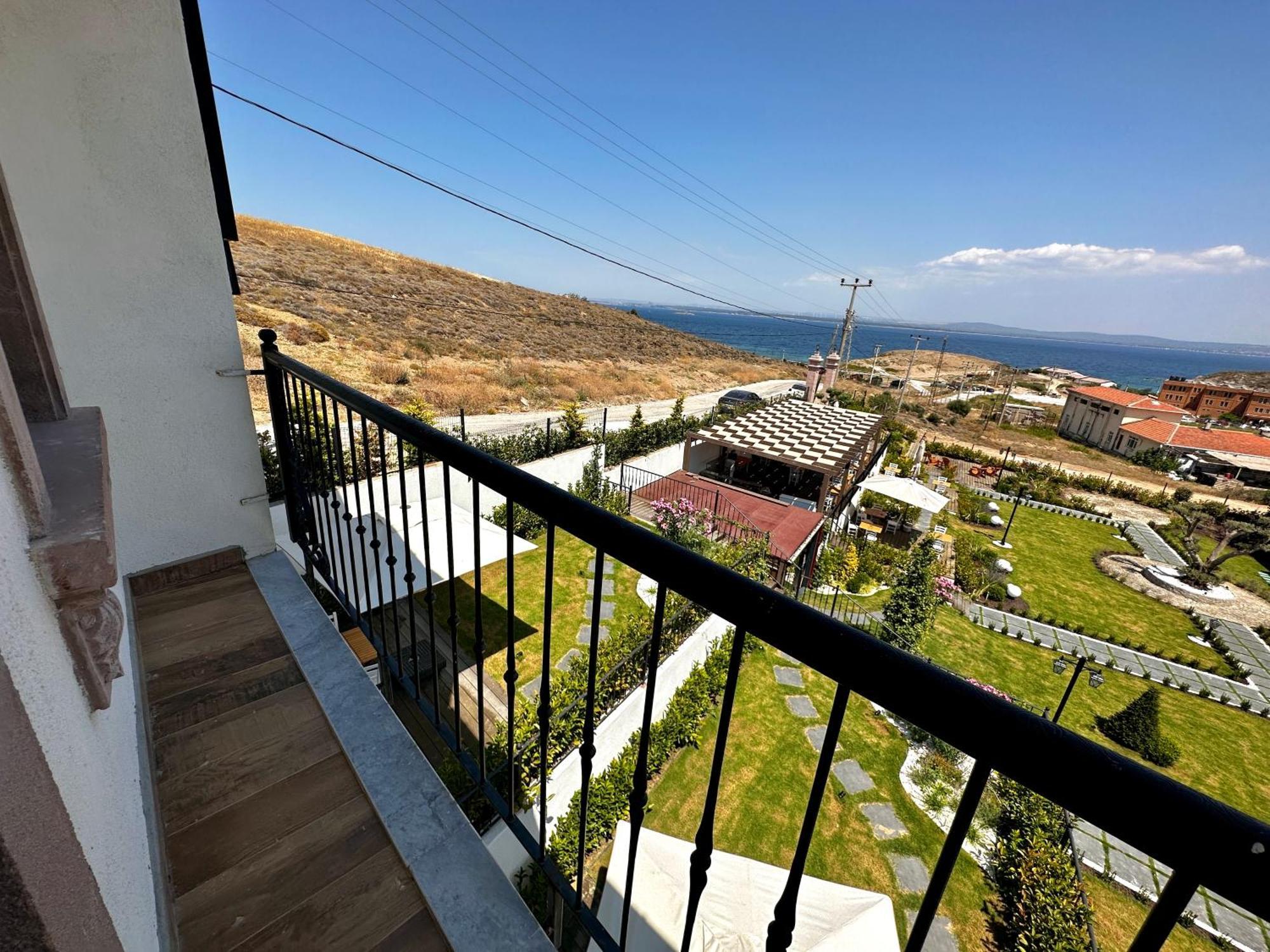 Oikos Bozcaada Aparthotel Exterior photo